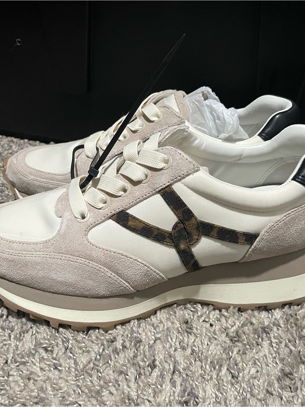 Veronica Beard Cream & Brown Accent Lace-Up Sneakers